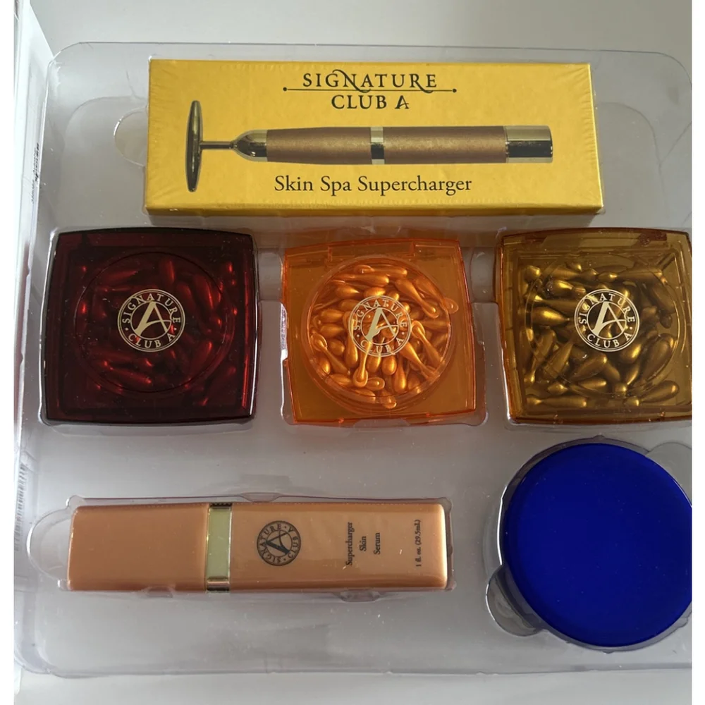 Signature Club A Makeup Spa Kit Capsules, Skin Serum, and Supercharger